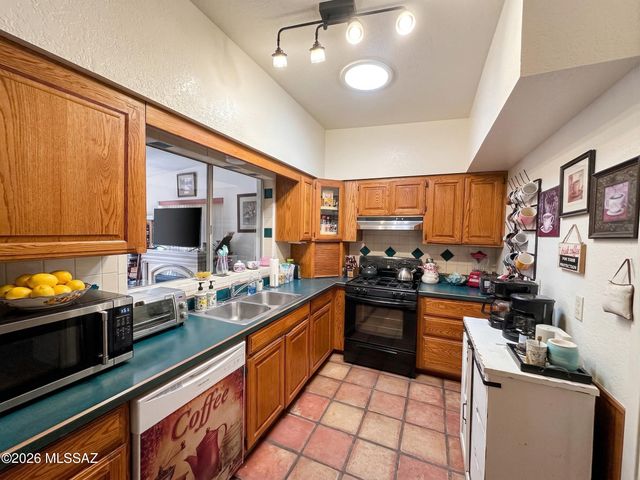 526 Kino Springs Drive, Nogales, AZ 85621