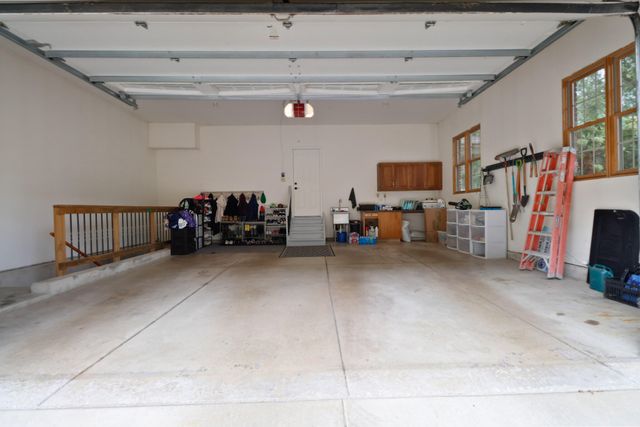 9905 W 113th Avenue, Cedar Lake, IN 46303