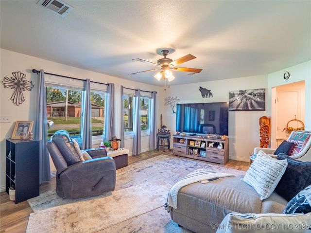 617 S 12th Street, Mcalester, OK 74501