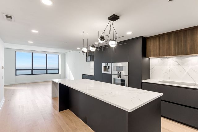 180 E Pearson Street 3502, Chicago, IL 60611