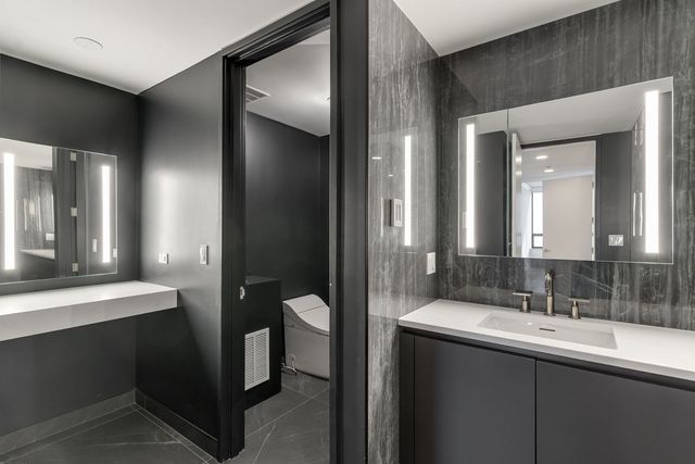 180 E Pearson Street 3502, Chicago, IL 60611