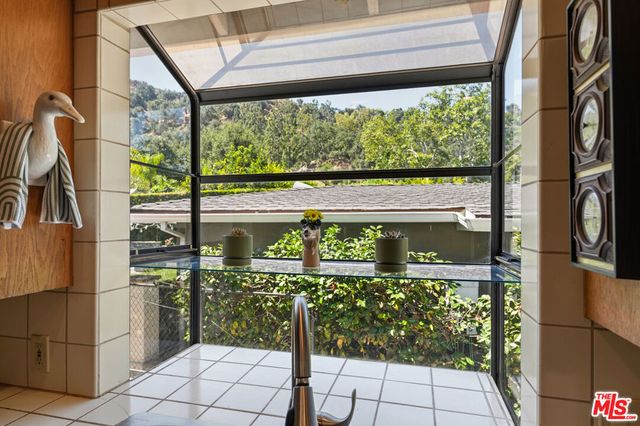 416 Coutin Lane, Glendale, CA 91206