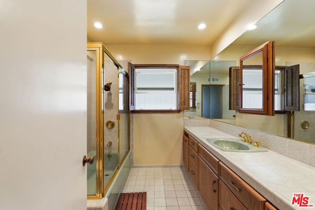 416 Coutin Lane, Glendale, CA 91206
