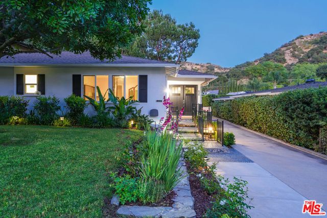 416 Coutin Lane, Glendale, CA 91206