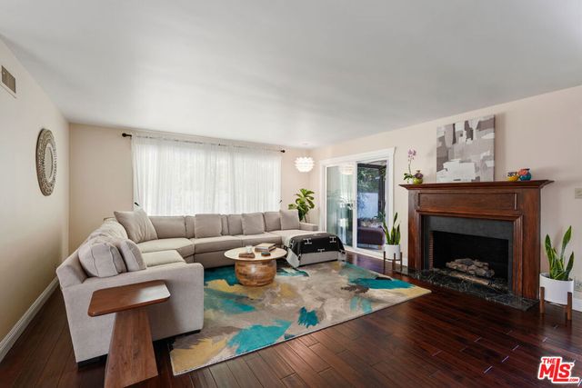 416 Coutin Lane, Glendale, CA 91206