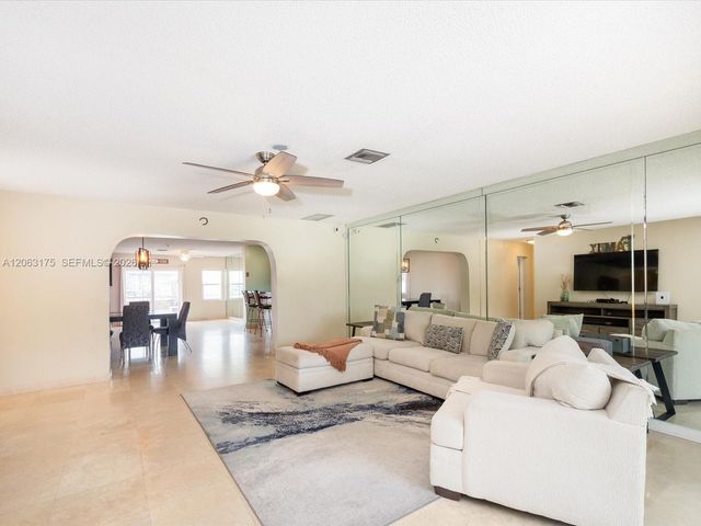 3134 Pierce Street, Hollywood, FL 33021