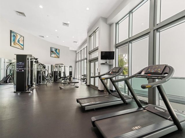 6000 Collins Ave 132, Miami Beach, FL 33140