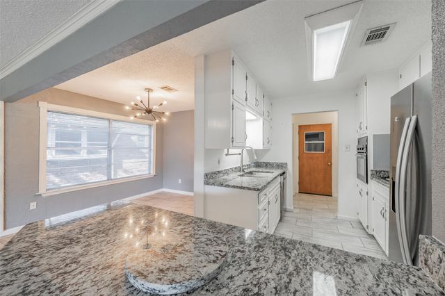 821 Prestwick Street, Bedford, TX 76022