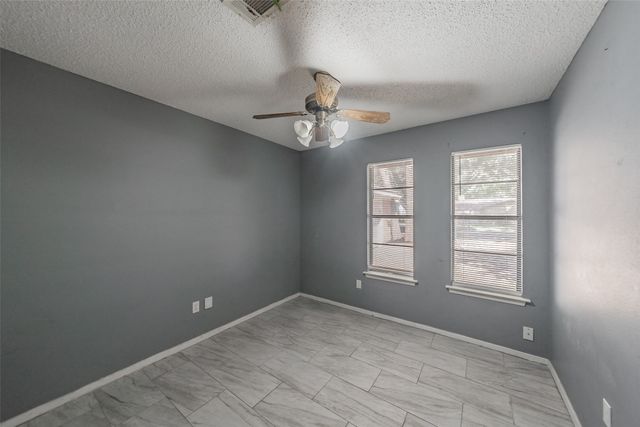 821 Prestwick Street, Bedford, TX 76022