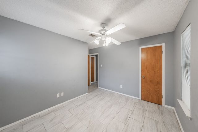 821 Prestwick Street, Bedford, TX 76022