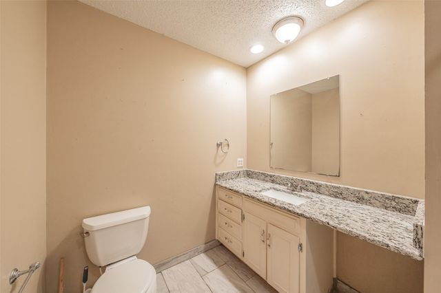 821 Prestwick Street, Bedford, TX 76022