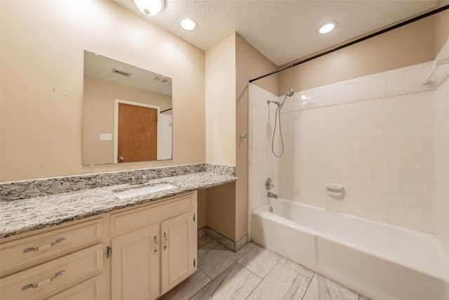 821 Prestwick Street, Bedford, TX 76022