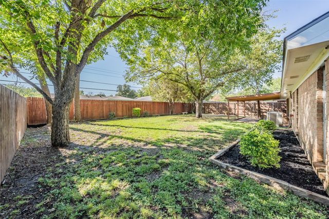 821 Prestwick Street, Bedford, TX 76022