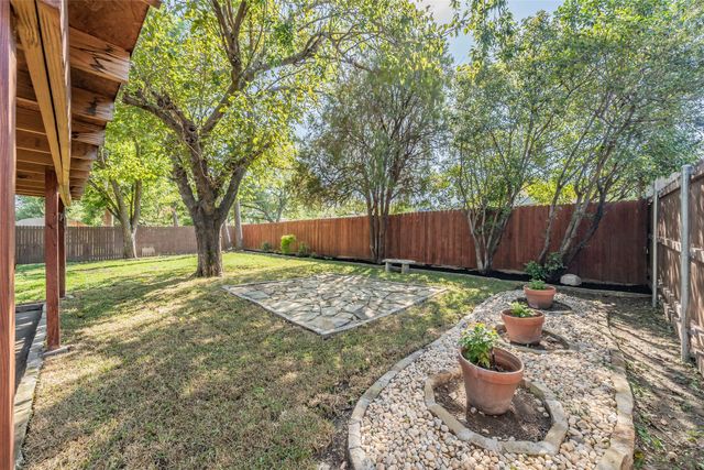 821 Prestwick Street, Bedford, TX 76022