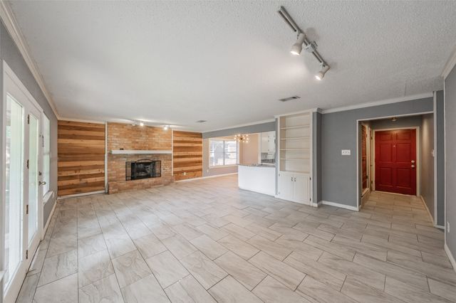 821 Prestwick Street, Bedford, TX 76022