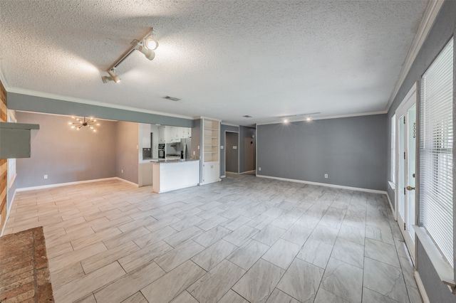 821 Prestwick Street, Bedford, TX 76022