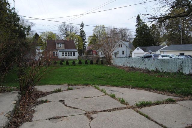 1631 W Custer AVENUE, Milwaukee, WI 53209