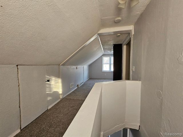 6828 Meadow Avenue, Warren, MI 48091