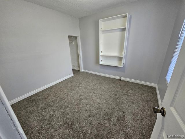 6828 Meadow Avenue, Warren, MI 48091