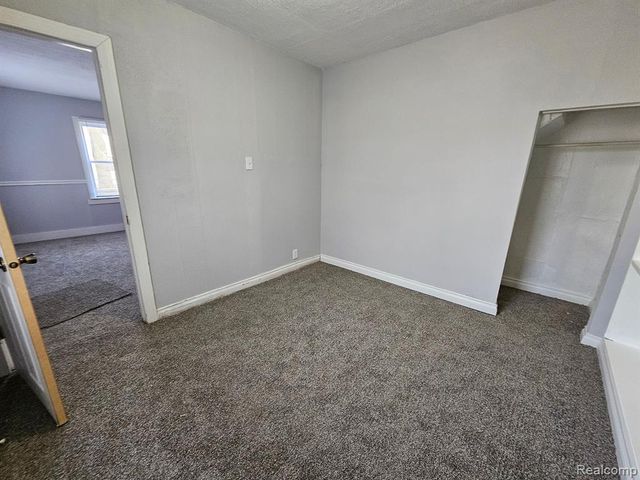 6828 Meadow Avenue, Warren, MI 48091