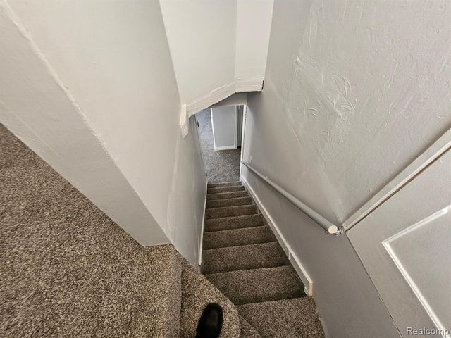 6828 Meadow Avenue, Warren, MI 48091