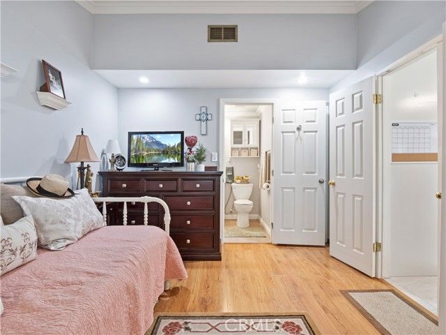 26835 Avenue Of The Oaks B, Newhall (santa Clarita), CA 91321