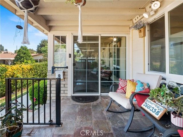26835 Avenue Of The Oaks B, Newhall (santa Clarita), CA 91321