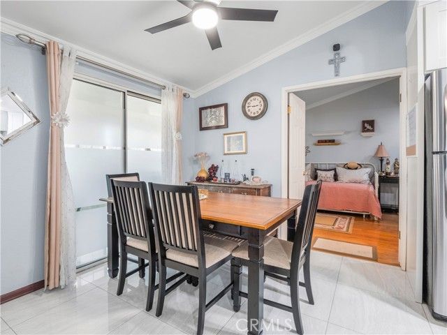 26835 Avenue Of The Oaks B, Newhall (santa Clarita), CA 91321