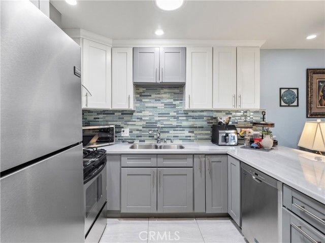 26835 Avenue Of The Oaks B, Newhall (santa Clarita), CA 91321