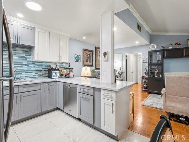 26835 Avenue Of The Oaks B, Newhall (santa Clarita), CA 91321