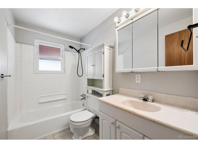 9000 Gyda Dr, Arvada, CO 80002