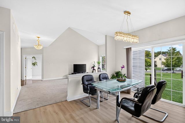 58 MEADOW RUN RD, Bordentown, NJ 08505