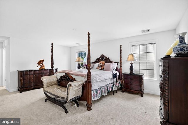 58 MEADOW RUN RD, Bordentown, NJ 08505