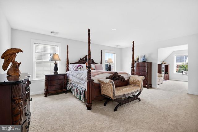 58 MEADOW RUN RD, Bordentown, NJ 08505