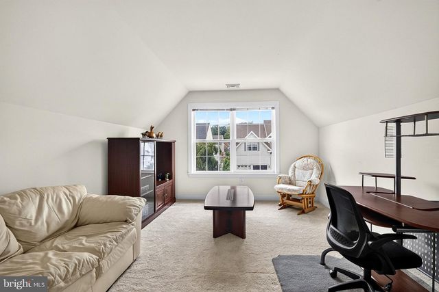 58 MEADOW RUN RD, Bordentown, NJ 08505