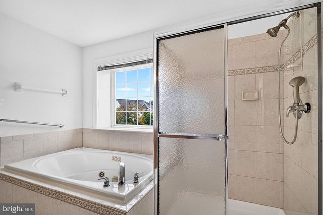 58 MEADOW RUN RD, Bordentown, NJ 08505