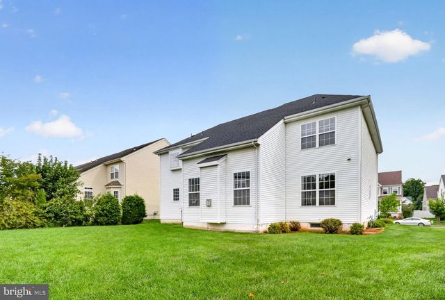 58 MEADOW RUN RD, Bordentown, NJ 08505
