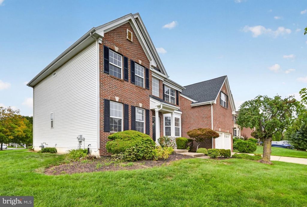 58 MEADOW RUN RD, BORDENTOWN, NJ 08505 — photo 2