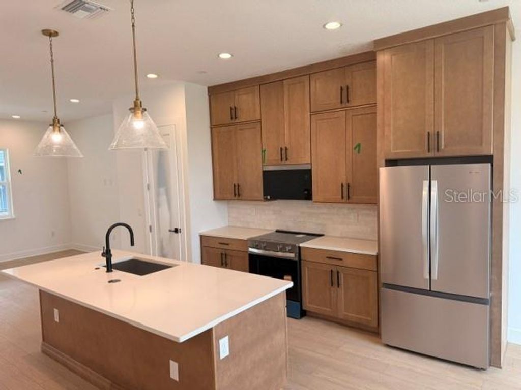 Image 3 of property listing at 9301 LUMINARY BOULEVARD, Orlando, FL 32827