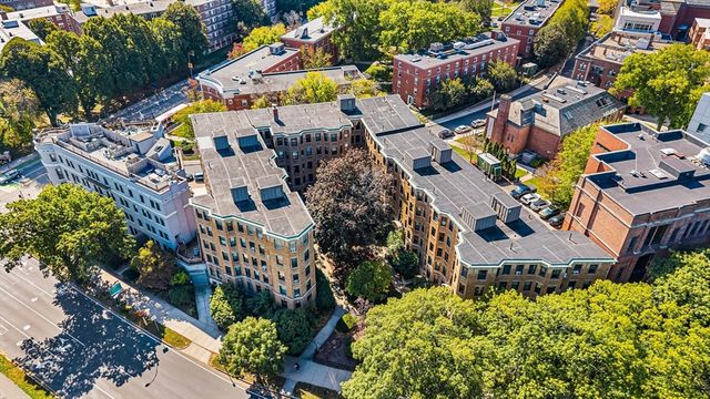 116 Riverway St 14, Boston, MA 02215