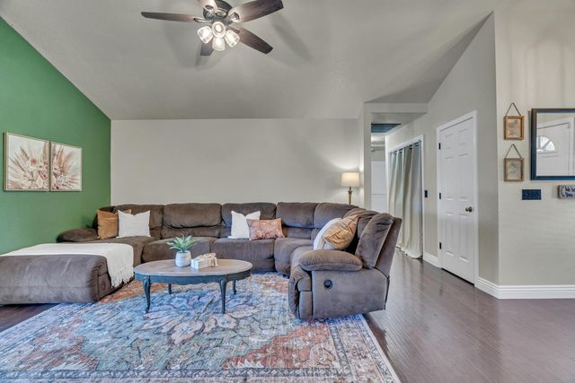 344 Ventanas Ave, Oakdale, CA 95361