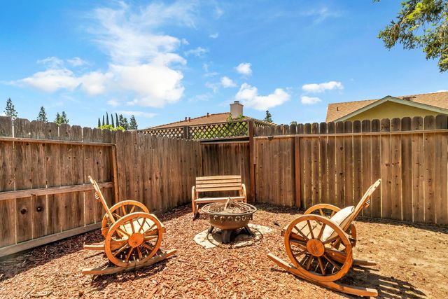 344 Ventanas Ave, Oakdale, CA 95361