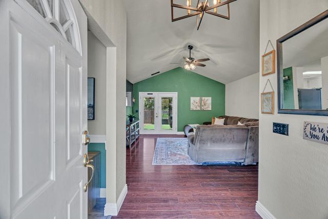 344 Ventanas Ave, Oakdale, CA 95361