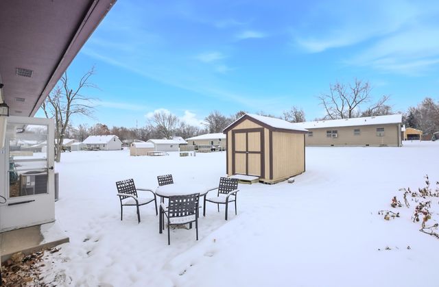 104 EDGEWOOD DR, Hallsville, MO 65255