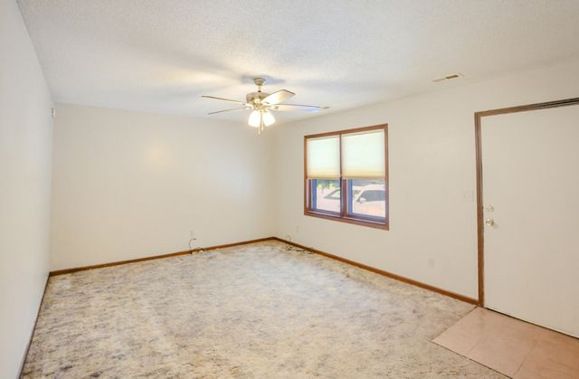 104 EDGEWOOD DR, Hallsville, MO 65255