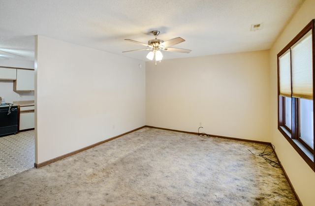 104 EDGEWOOD DR, Hallsville, MO 65255