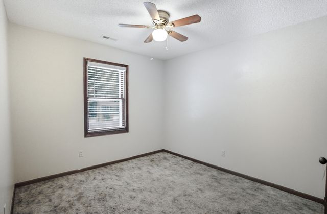 104 EDGEWOOD DR, Hallsville, MO 65255