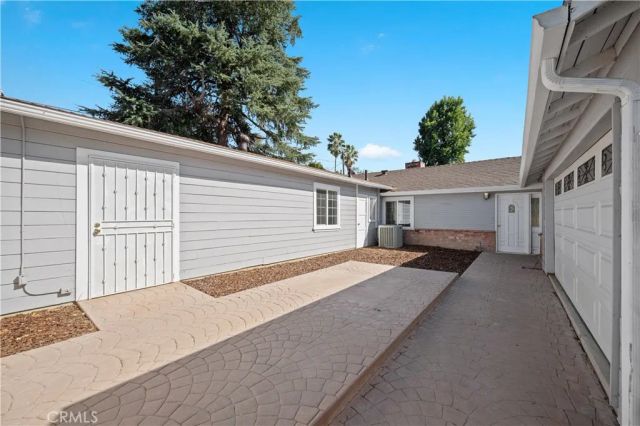 7445 Balcom Avenue, Reseda, CA 91335