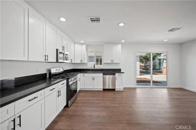 7445 Balcom Avenue, Reseda, CA 91335