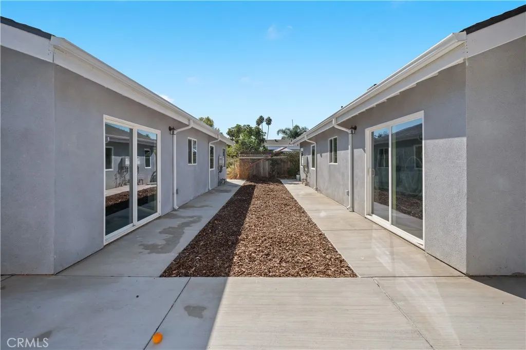 7445 Balcom Avenue, Reseda, CA 91335